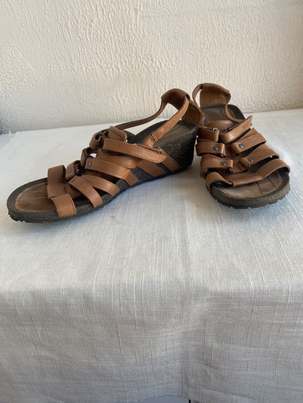Teva Cabrillo  brown leather wedge sandals Size 9 - Picture 4 of 10